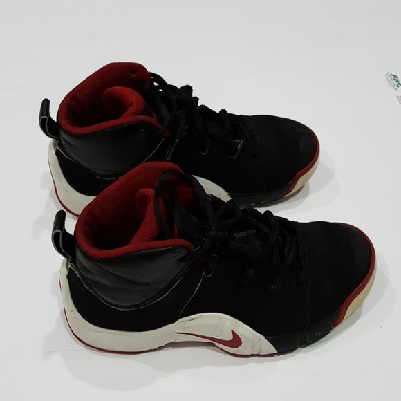 Nike Other - Nike youth boy athletic shoes size 6